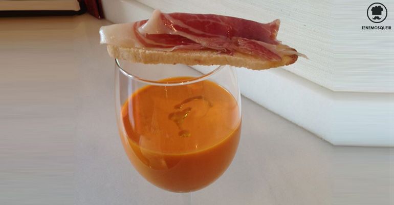 A Restaurante Taberna Casa Curro Tenemos que ir Madrid Gazpacho Andaluz con Tosta de Jamon