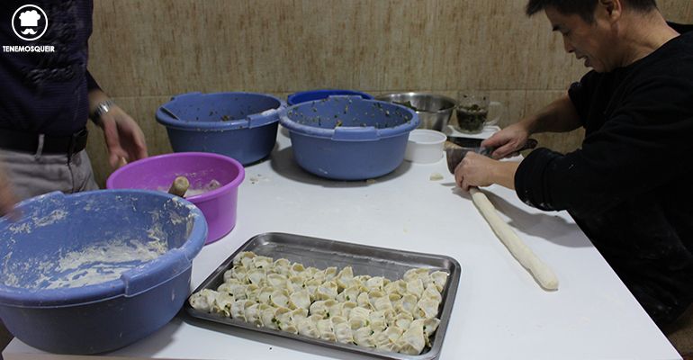 Empanadillas a Mano Joya Oriental Hot Pot Fondue China Madrid Tenemosqueir